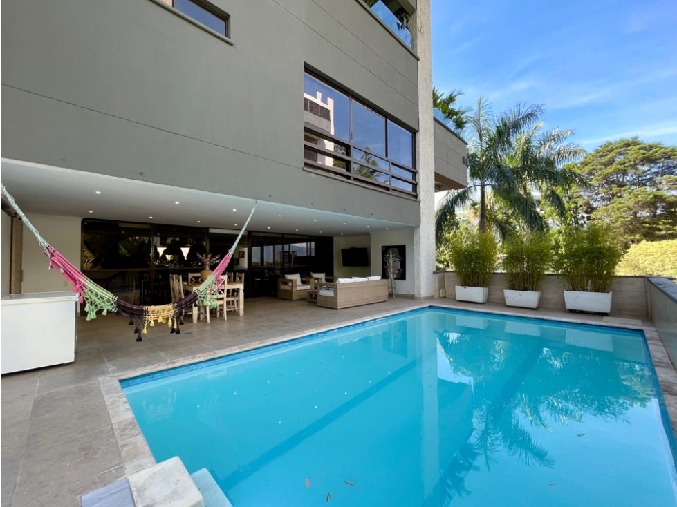 SE VENDE ESPLENDIDO APARTAMENTO CON PISCINA EN LOMA LOS GONZALES