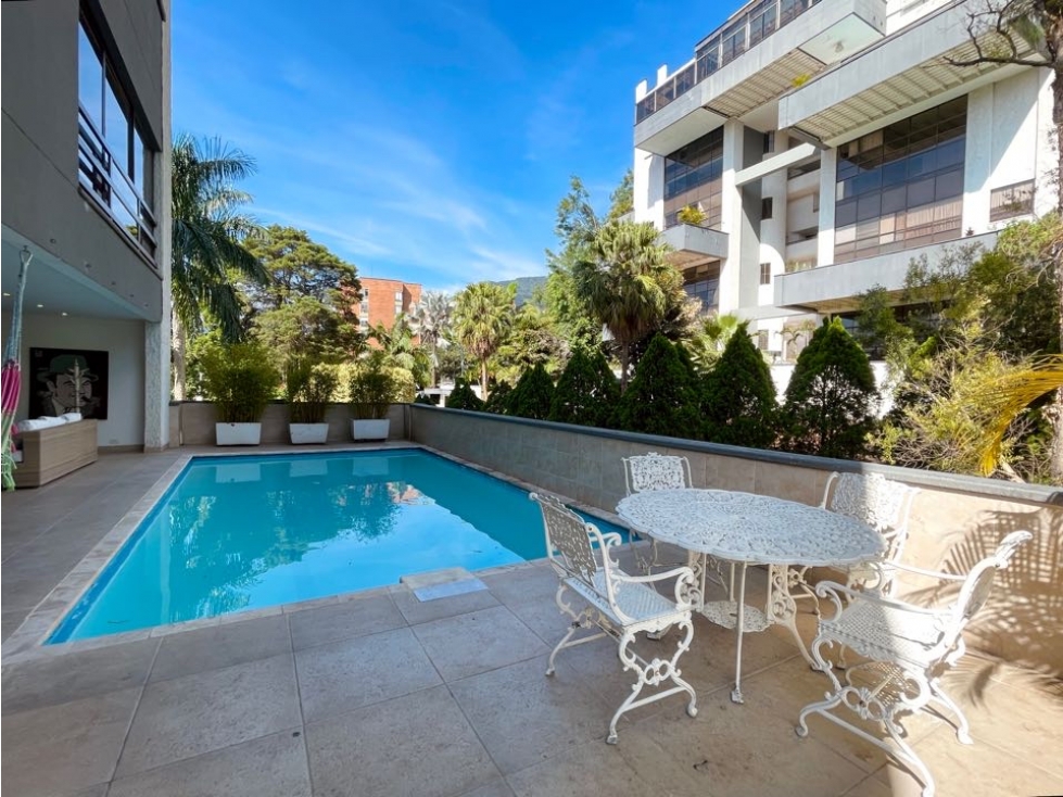 SE VENDE ESPLENDIDO APARTAMENTO CON PISCINA EN LOMA LOS GONZALES — foto 3