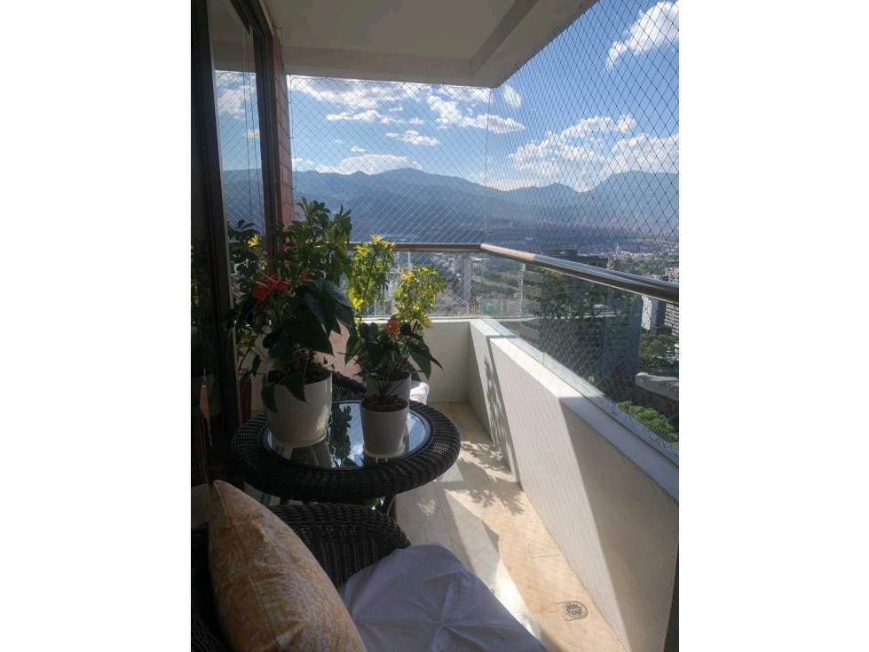SE VENDE EXCELENTE APTO EN EL POBLADO CON EXCELENTE UBICACIÓN. — foto 3