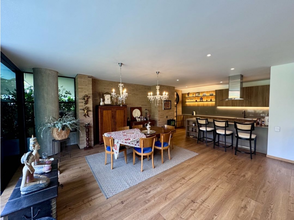 Se vende exclusivo apartamento en el poblado sector Viscaya de 250m2