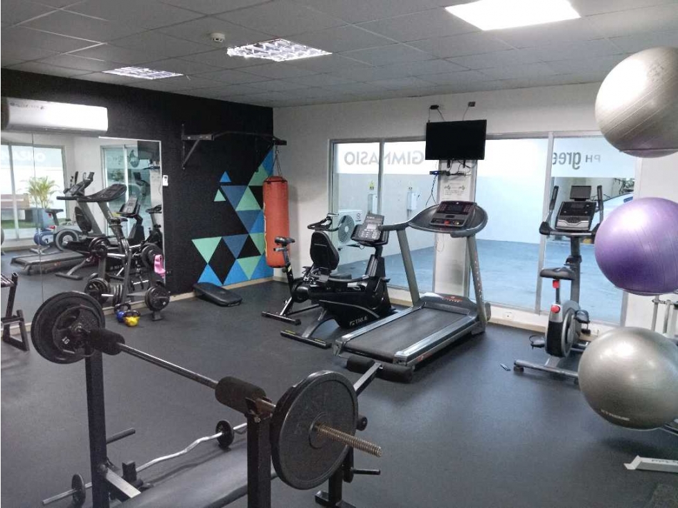 SE VENDE EXCLUSIVO APARTAMENTO PH CON SALIDA DIRECTO AL PARQUE OMAR — foto 4