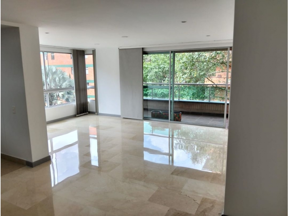 Se vende exclusivo y moderno Apartamento en Envigado
