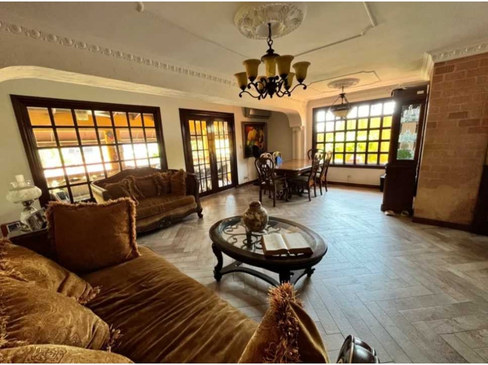 Se Vende Expectacular casa en Altos de Panamá