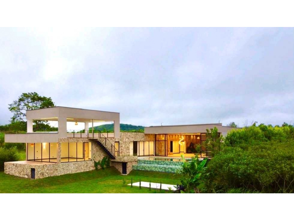 Se vende fabuloso chalet en Cerritos entrada.11(.condominio)