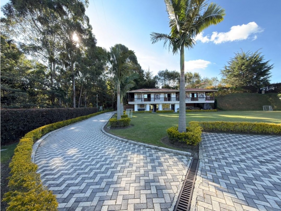 Se vende finca caballista de 6.400 m² en Alto del Mercado, Marinilla — foto 2