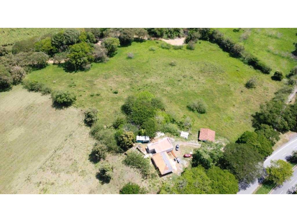 Se vende finca chalet en la victoria valle