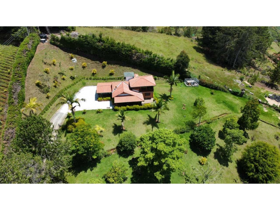 Se vende finca en el carmen de vivoral via la ceja