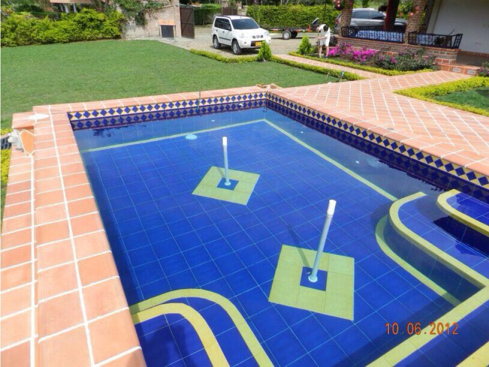 SE VENDE FINCA EN EL LAGO CALIMA MM - 6