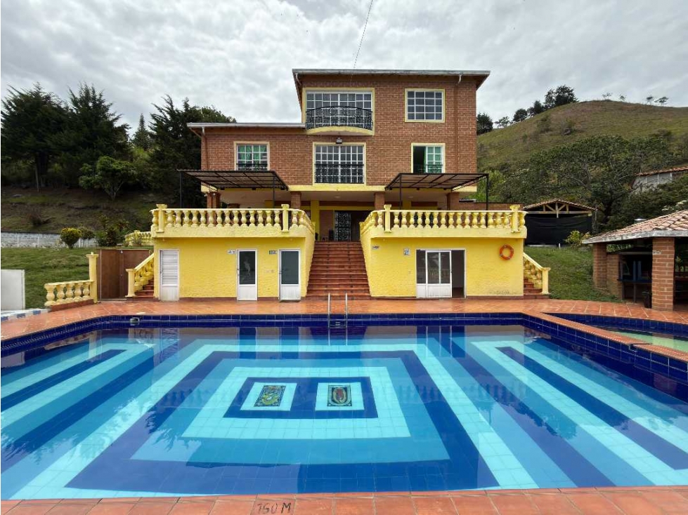VENDO FINCA EN GIRARDOTA