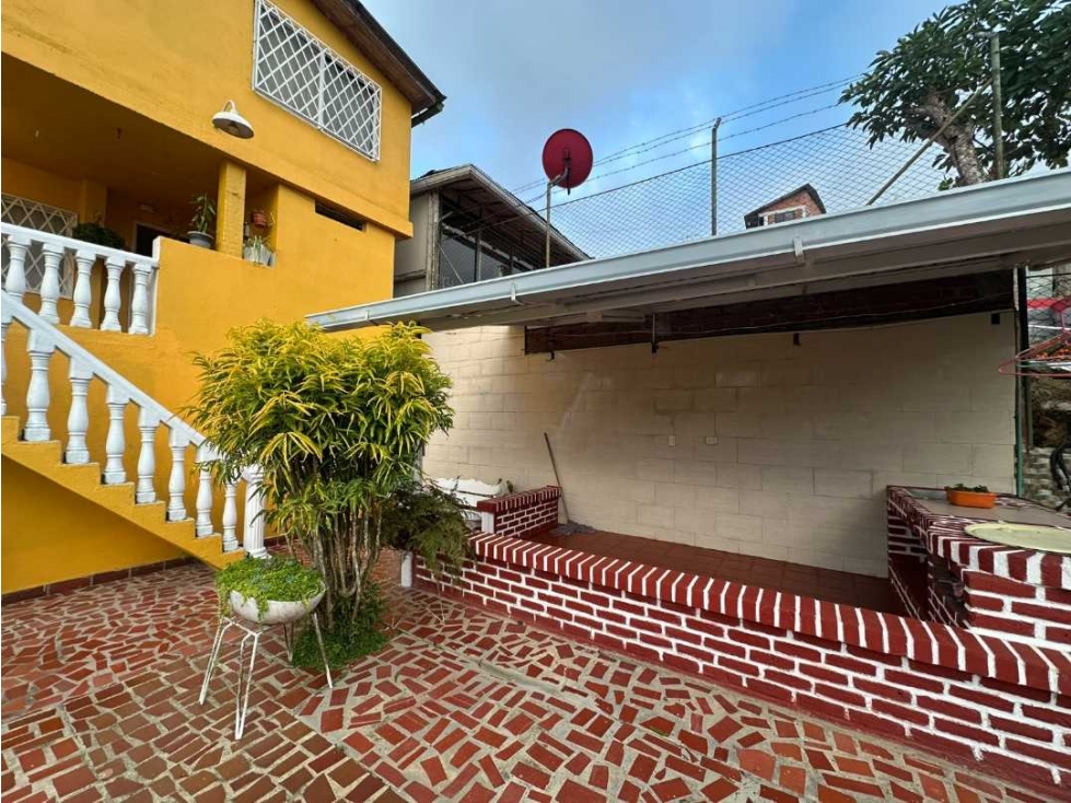 SE VENDE FINCA EN LA BUITRERA