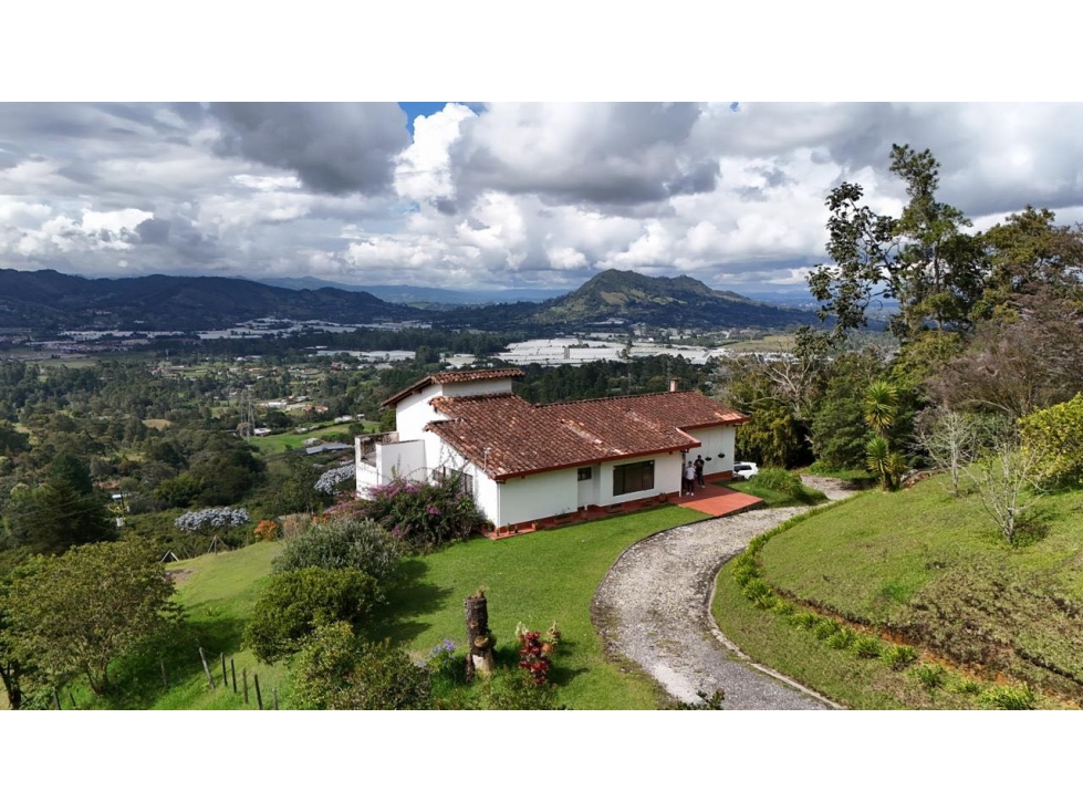 SE VENDE FINCA EN LA CEJA EXCELENTE VISTA SE PUEDE LOTEAR SON 35,000 m