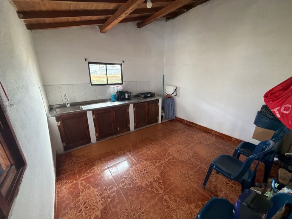 SE VENDE FINCA EN LA CEJA VEREDA FÁTIMA 6700 m2 casa campesina - 6