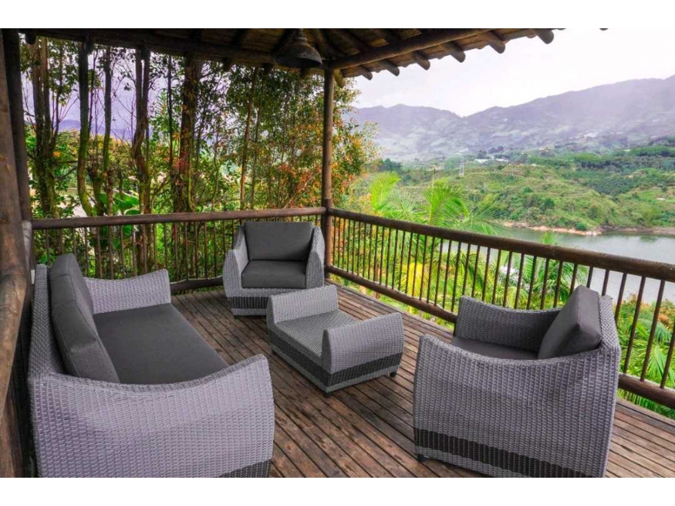 Se vende se permutas finca hotel en guatape antioquia - 2