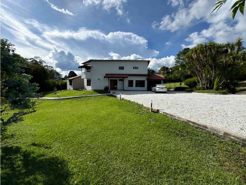 SE VENDE FINCA INDEPENDIENTE EN LA CEJA SECTOR EL YARUMO REMODELADA — foto 2