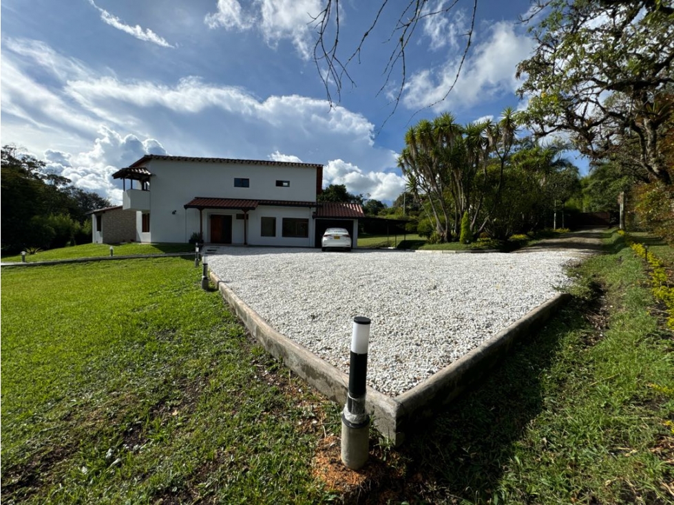 SE VENDE FINCA INDEPENDIENTE EN LA CEJA SECTOR EL YARUMO REMODELADA — foto 3