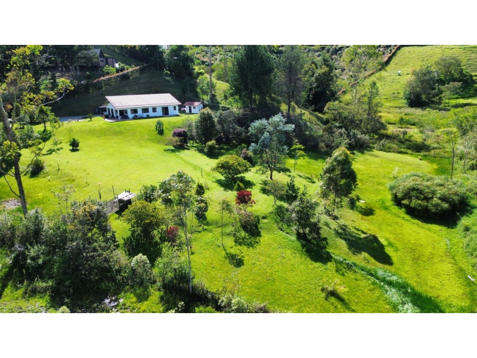 SE VENDE FINCA INDEPENDIENTE EN RIONEGRO LOTE 7200 m2 muy aprovechable