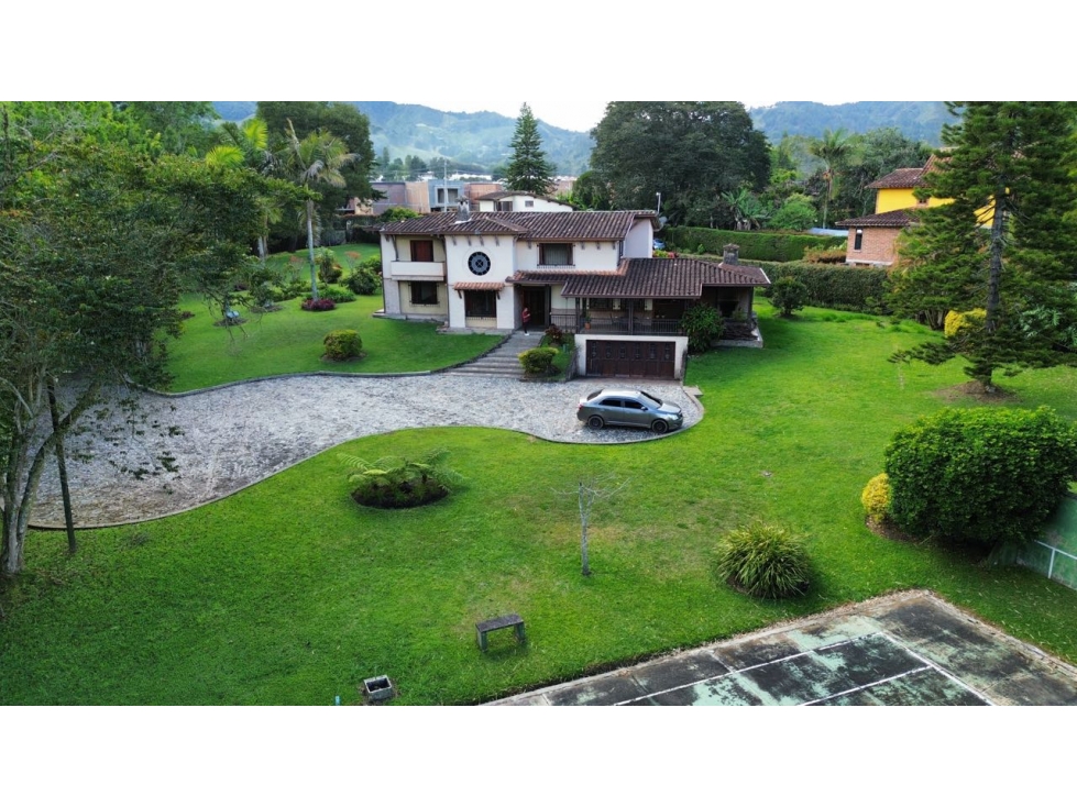SE VENDE FINCA O LOTE PARA DESARROLLO DE PROYECTO URBANÍSTICO LA CEJA