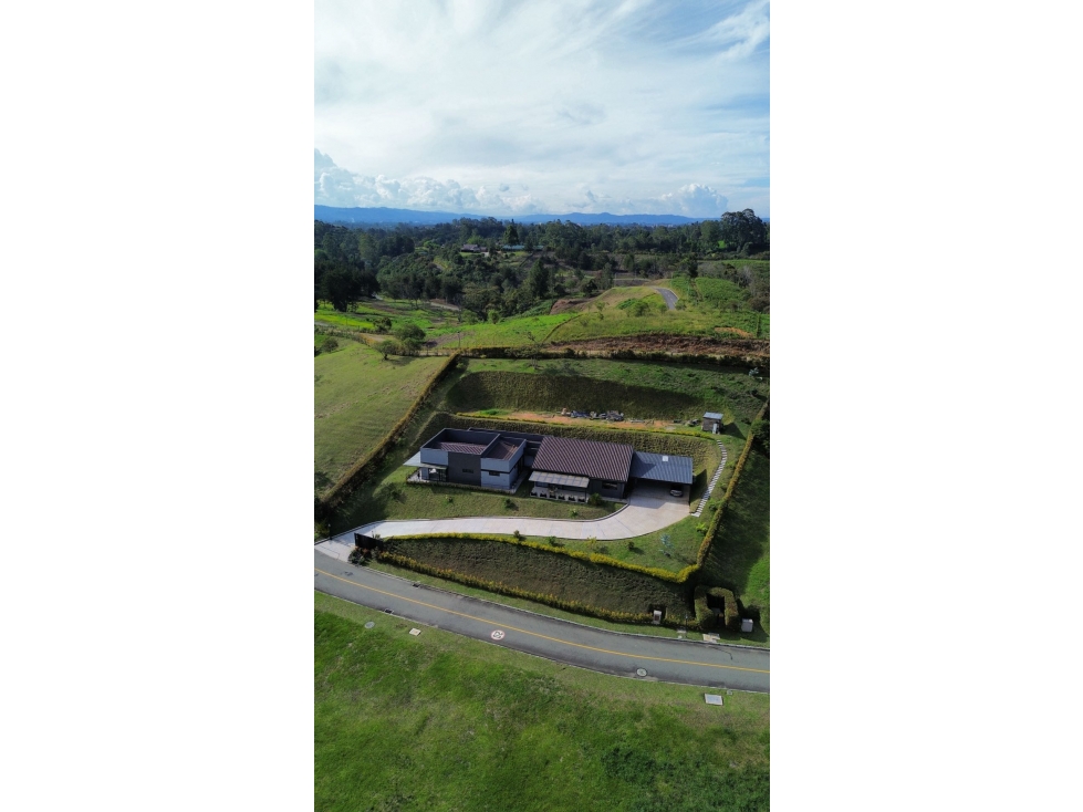 SE VENDE FINCA VIA LA CEJA RIONEGRO PARCELACIÓN — foto 2