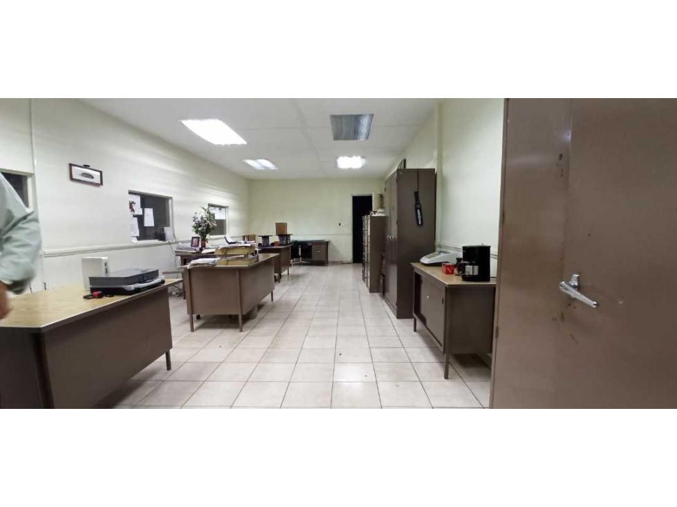 SE VENDE GALERA EN RIO ABAJO - 3