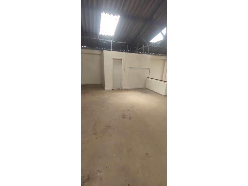 SE VENDE HERMOSA BODEGA EN TOBERIN. P — foto 3