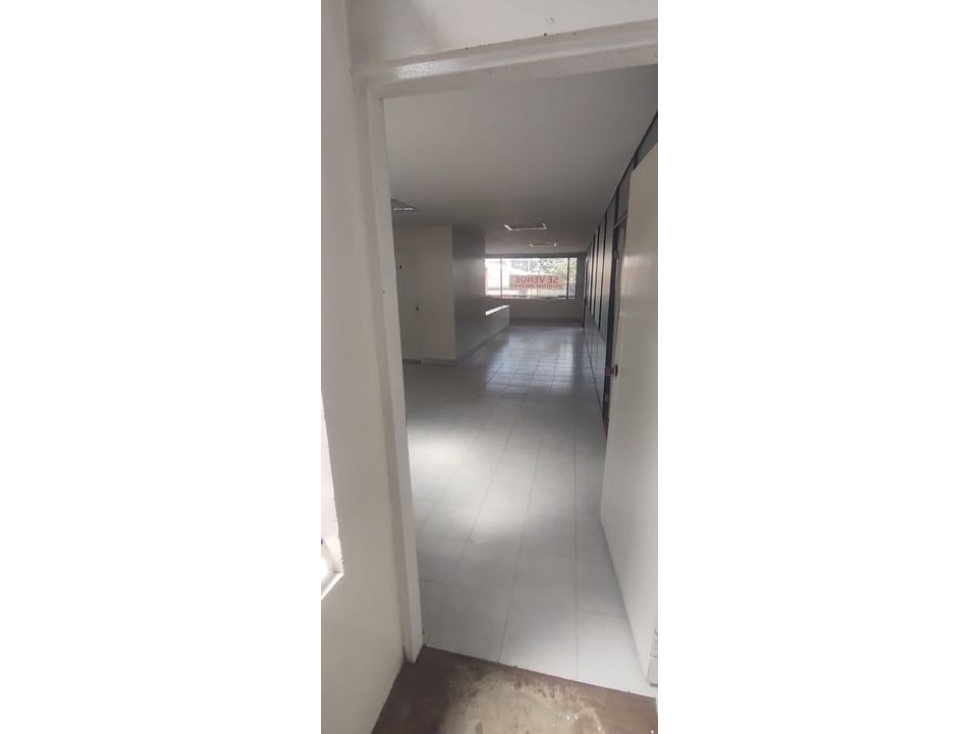 SE VENDE HERMOSA BODEGA EN TOBERIN. P — foto 4