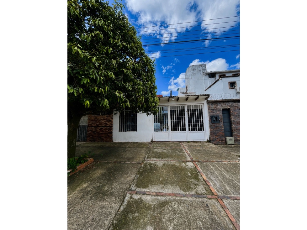 SE VENDE HERMOSA CASA AMPLIA BARRIO JUAN PABLO, YOPAL CASANARE