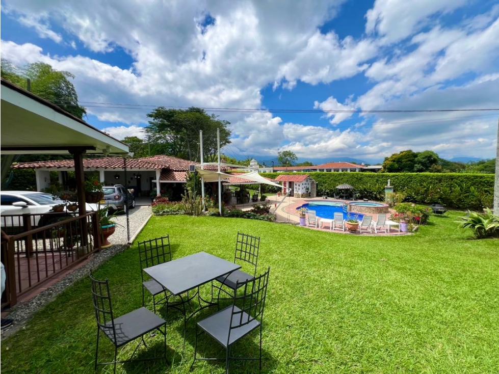 Se Vende Hermosa Casa Campestre Vía El Edén Amplias Zonas Verdes