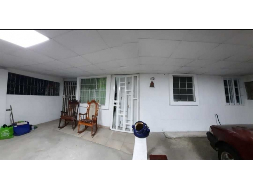 Se Vende Hermosa Casa con Patio trasero en la Urbanización Don Bosco