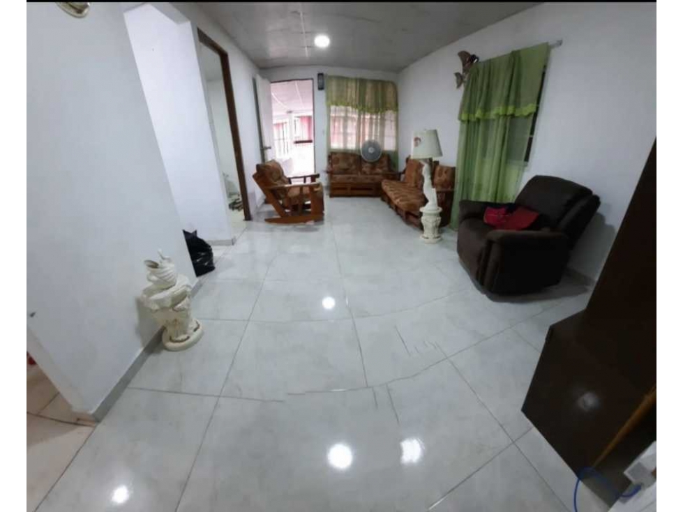 Se Vende Hermosa Casa con Patio trasero en la Urbanización Don Bosco — foto 3