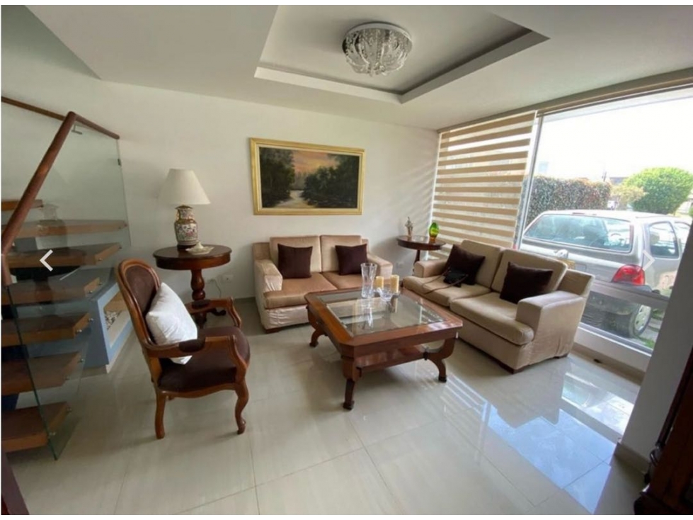 SE VENDE HERMOSA CASA , CONJUNTO CON CLUB HOUSE CHIA