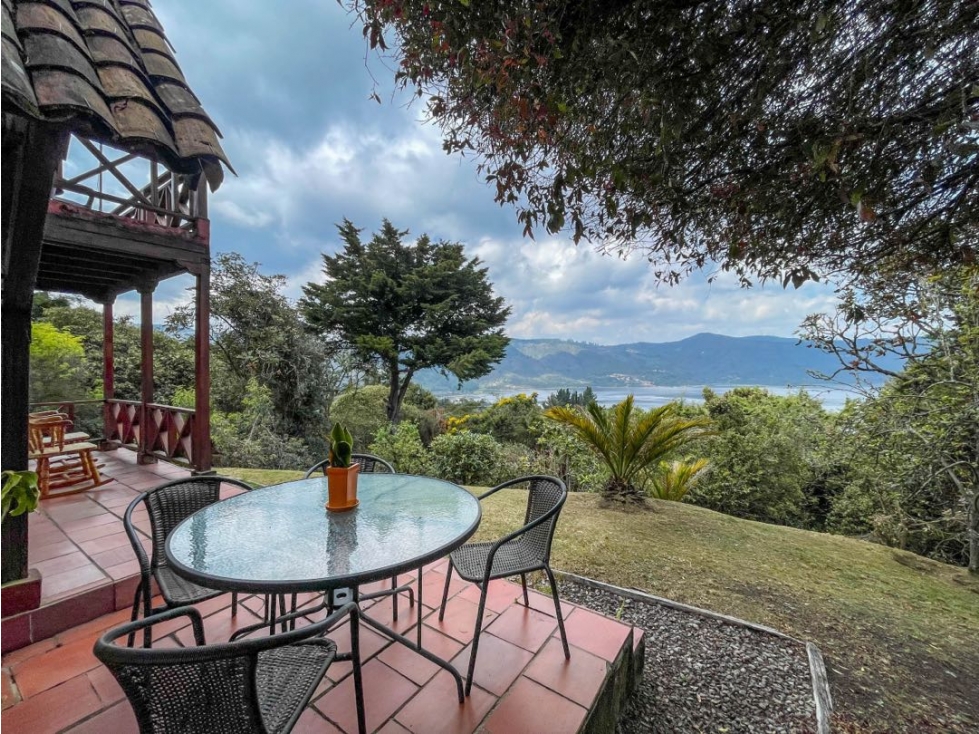 Se vende hermosa casa de campo tipo chalet en La Calera