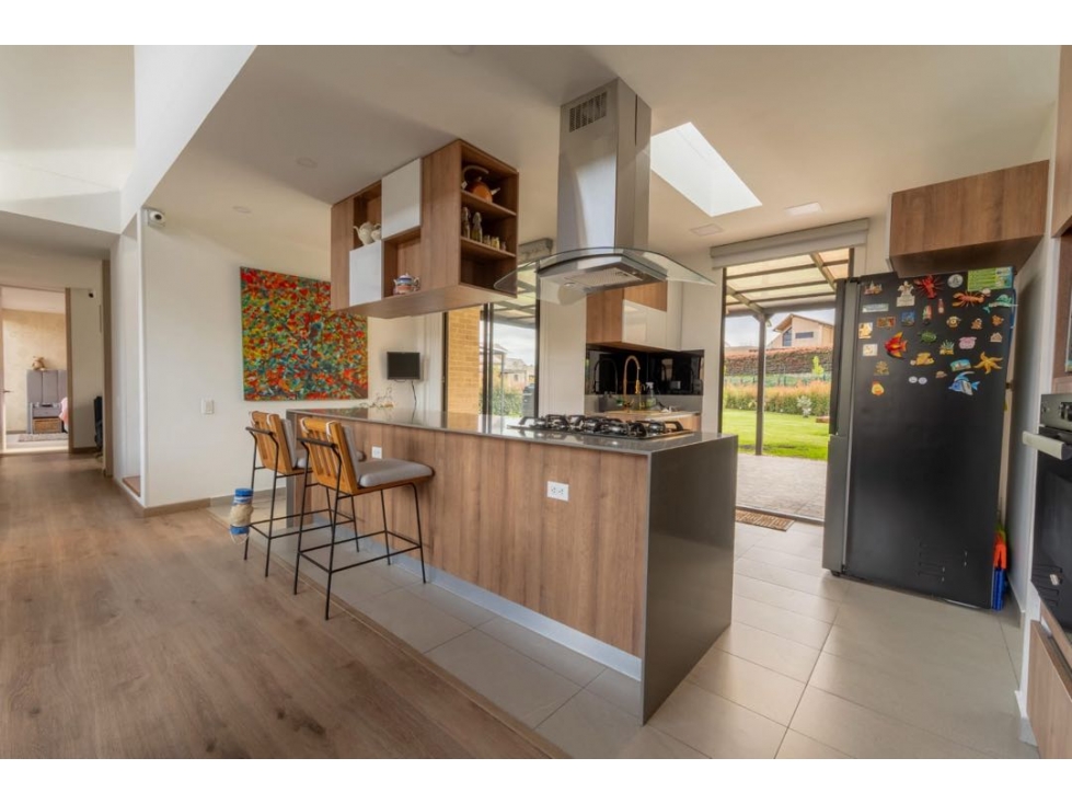 SE VENDE HERMOSA CASA DE UN NIVEL MÁS ALTILLO REMODELADA — foto 4
