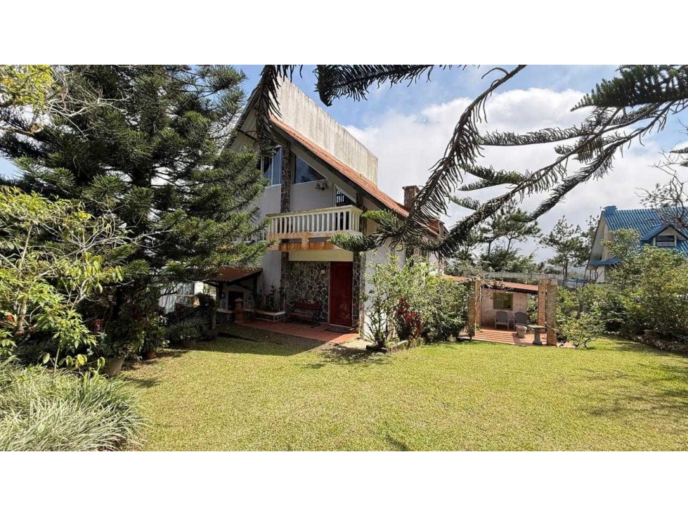 Se vende hermosa casa en Altos de Cerro Azul