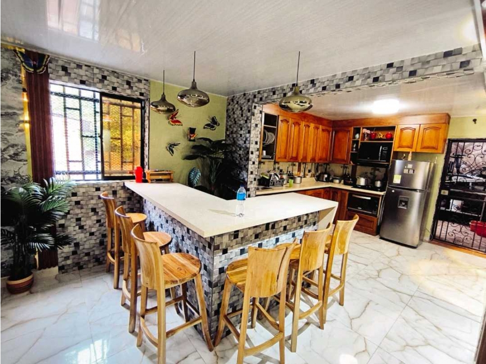 SE VENDE HERMOSA CASA EN BELLO BARRIO EL MESA — foto 2