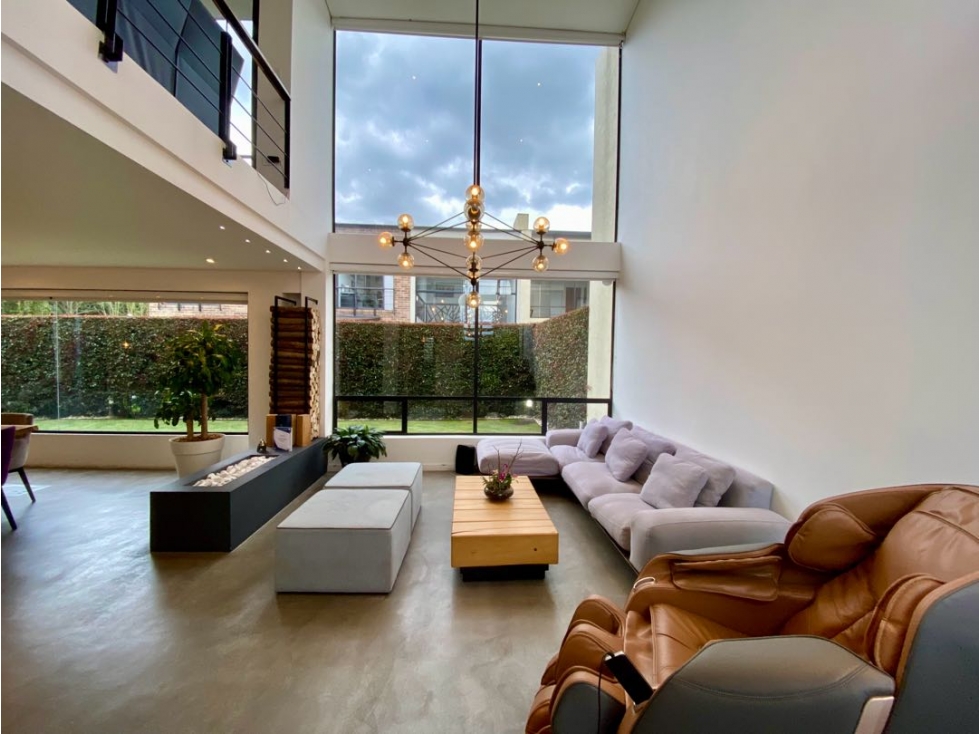 SE VENDE HERMOSA CASA EN CAJICA