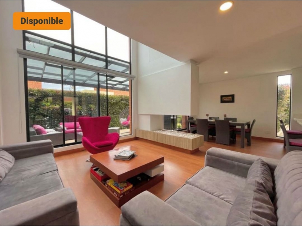 SE VENDE HERMOSA CASA EN CAJICA
