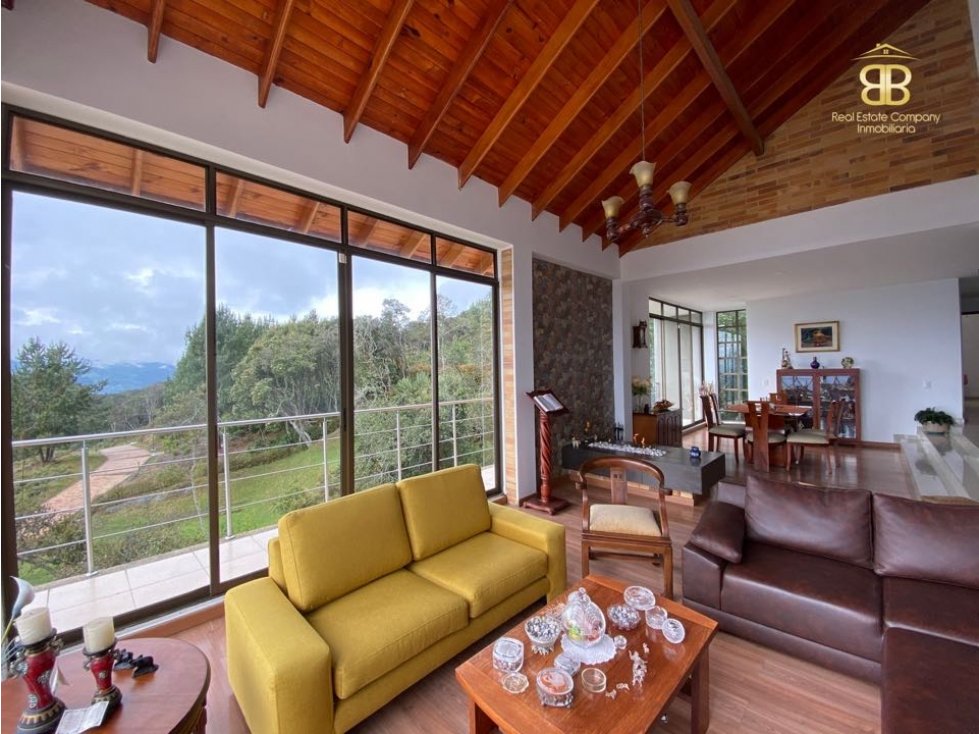 SE VENDE HERMOSA CASA CHIA YERBABUENA