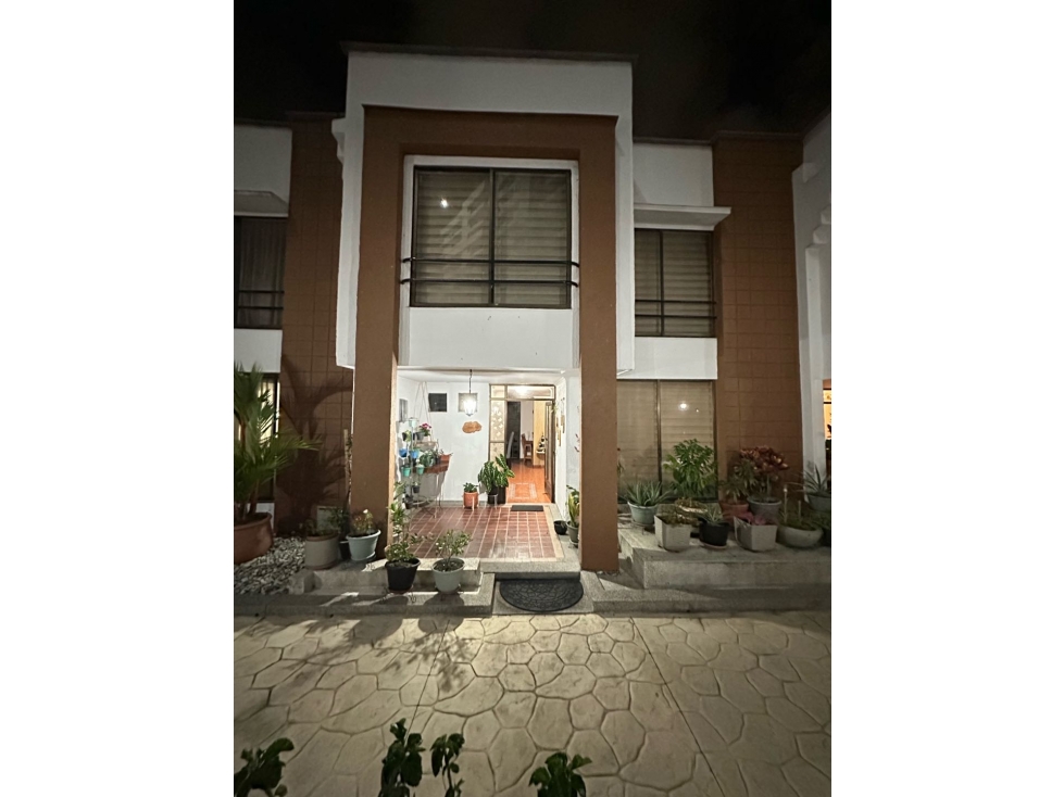 Se Vende Hermosa Casa En Coral Plaza