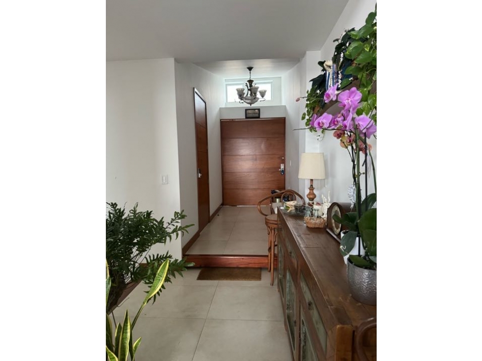 Se vende hermosa casa en Cristales condominio