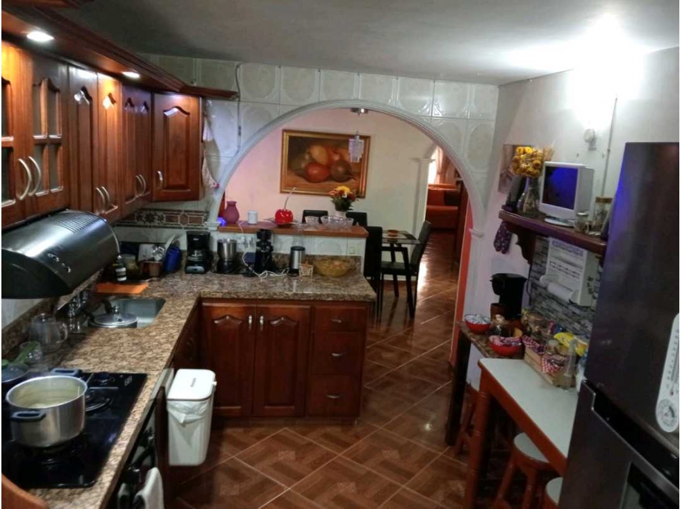 SE VENDE HERMOSA CASA EN EL BARRIO SANTA ANA — foto 3