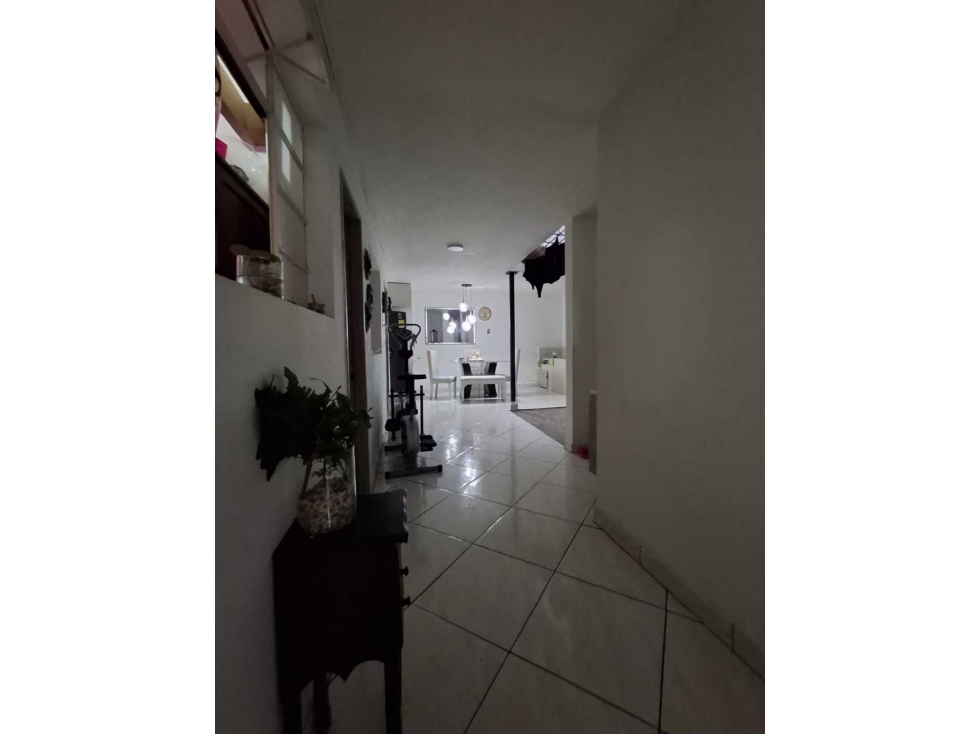 SE VENDE HERMOSA CASA EN EL BARRIO PEREZ CERCA Al PARQUE DE BELLO — foto 3