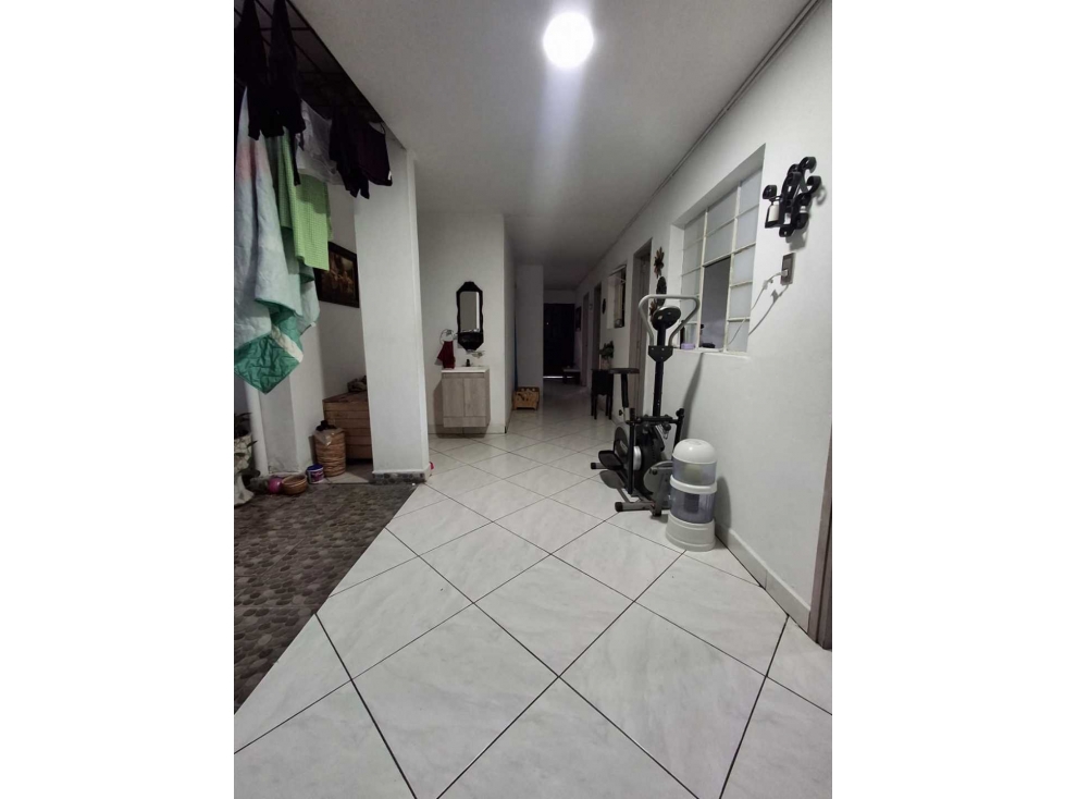 SE VENDE HERMOSA CASA EN EL BARRIO PEREZ CERCA Al PARQUE DE BELLO — foto 4