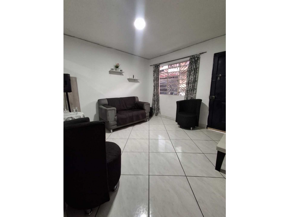 SE VENDE HERMOSA CASA EN EL BARRIO PEREZ CERCA Al PARQUE DE BELLO — foto 6