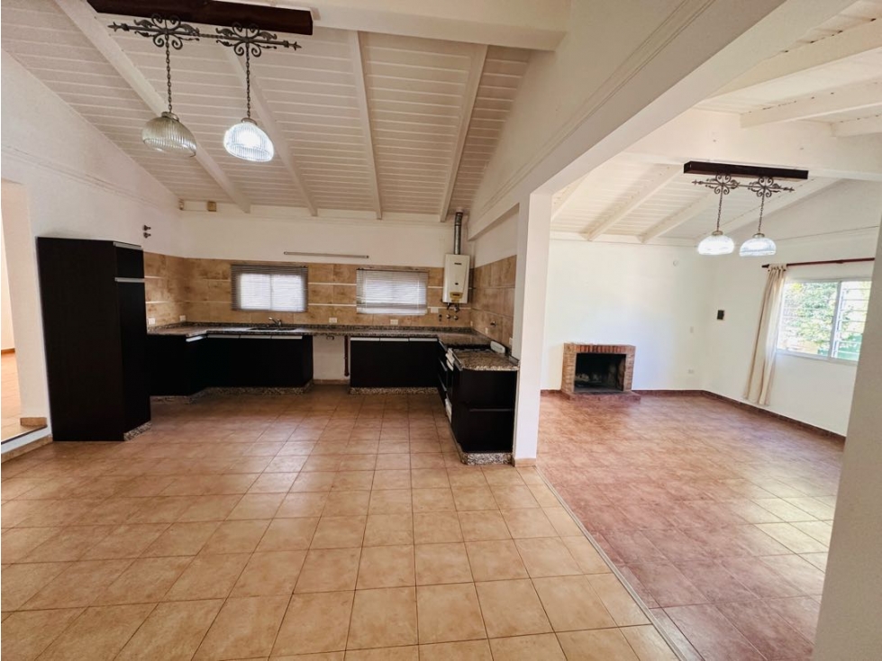 Se vende hermosa casa en El Talar de Mendiolaza con pileta - 3
