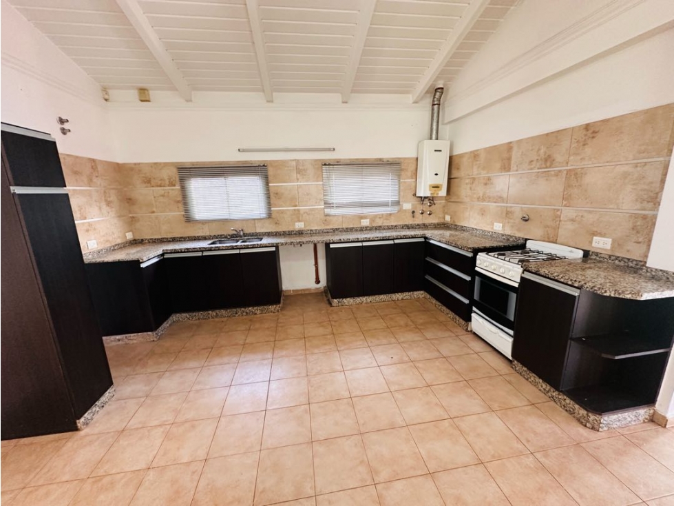Se vende hermosa casa en El Talar de Mendiolaza con pileta - 6