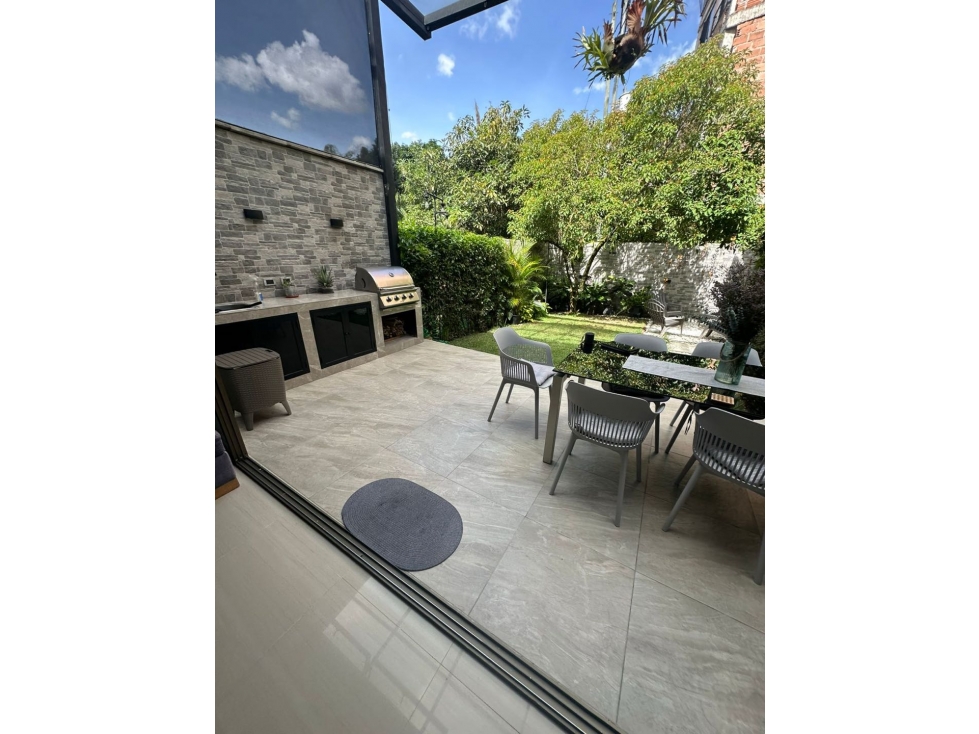 SE VENDE HERMOSA CASA EN ENVIGADO SECTOR LAS ANTILLAS — foto 2