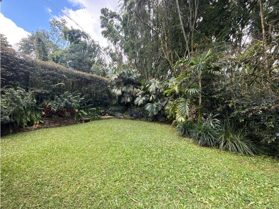 SE VENDE HERMOSA CASA EN ENVIGADO, LOMA EL ATRAVESADO — foto 3