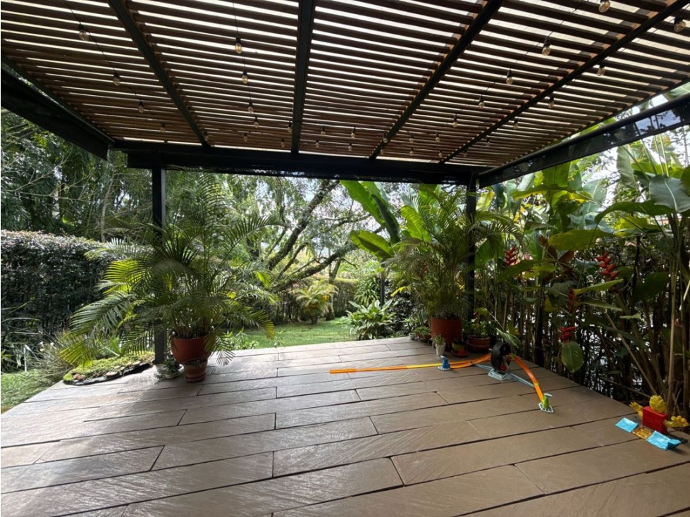 SE VENDE HERMOSA CASA EN ENVIGADO, LOMA EL ATRAVESADO — foto 6