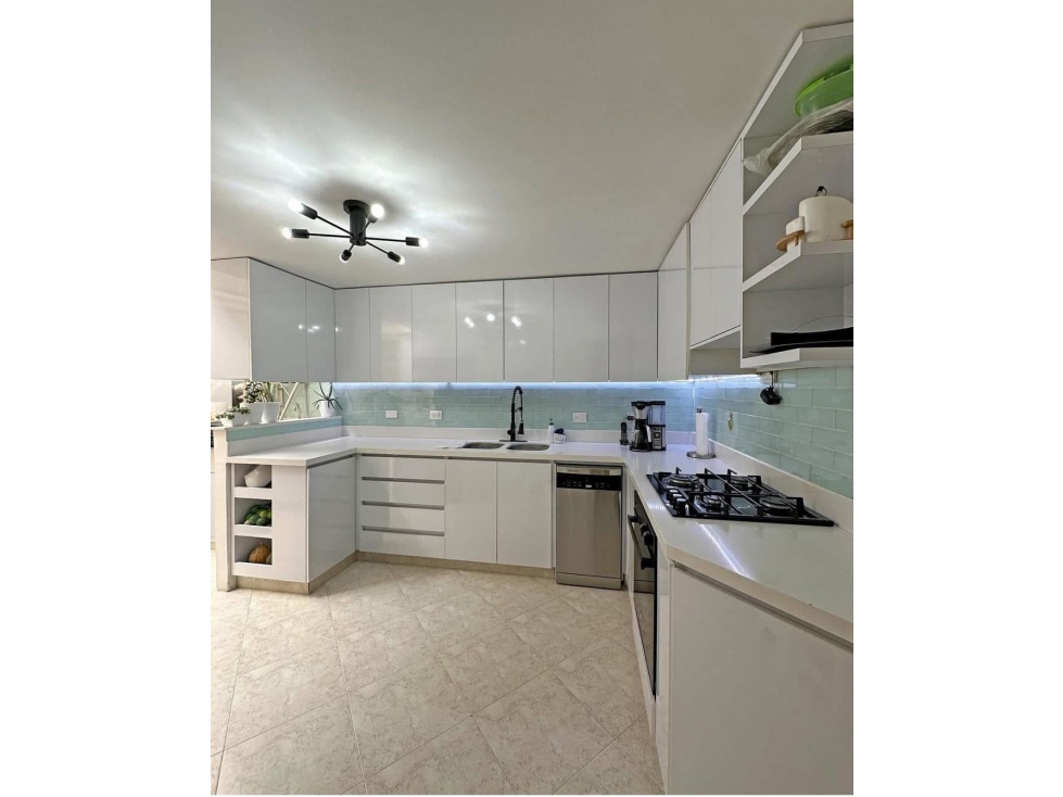 SE VENDE HERMOSA CASA EN ENVIGADO LOMA LAS BRUJAS — foto 2