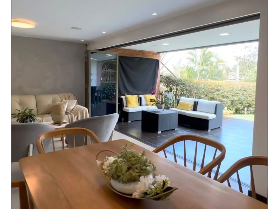 SE VENDE HERMOSA CASA EN ENVIGADO. LOMA DEL CHOCHO CERCA A TERRACINA — foto 2